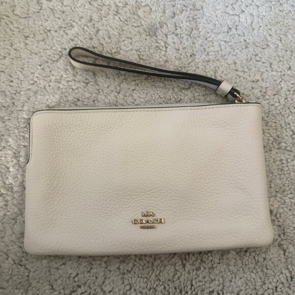 Coach X Peanuts Large Corner Zip Wristlet With Woodstock c4599 - Picture 3 of 5